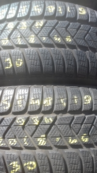 Pirelli SottoZero 3 93H(2018.46) 225/40 R19
