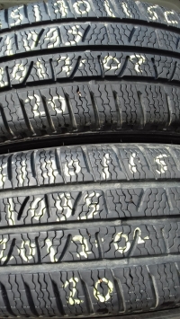 Pirelli Carrier Winter 109S(2017.02) 215/70 R15C