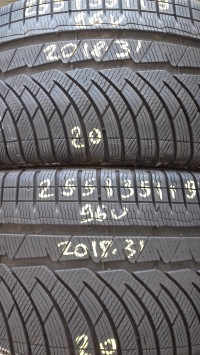 Michelin PA 4 96V(2018.31) 255/35 R19