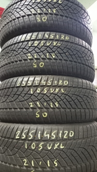Good-Year Ultra Grip Performance + 105V XL(21.15) 255/45 R20